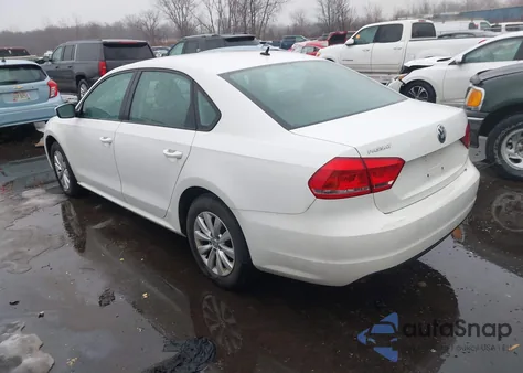 2013 Volkswagen Passat S z USA, uszkodzony, nr VIN 1VWAP7A32DC033648
